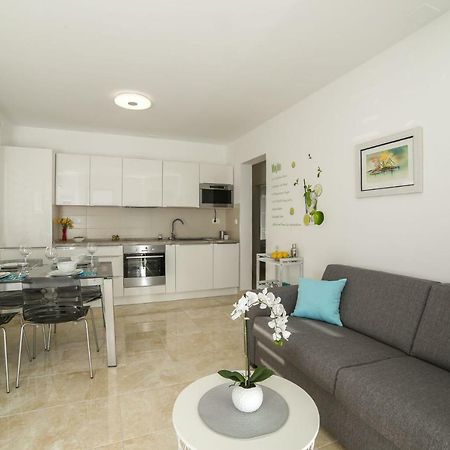 Amazing Luxury 4Star Apartment Laura Supetar Exteriör bild