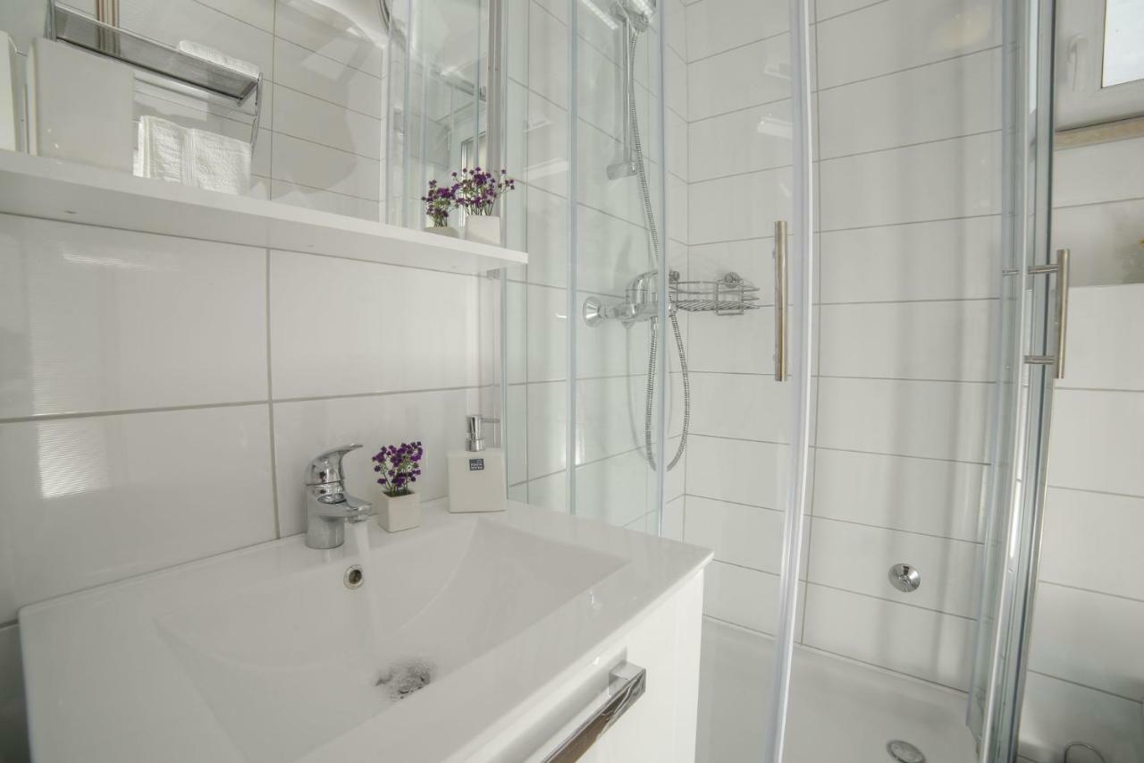 Amazing Luxury 4Star Apartment Laura Supetar Exteriör bild