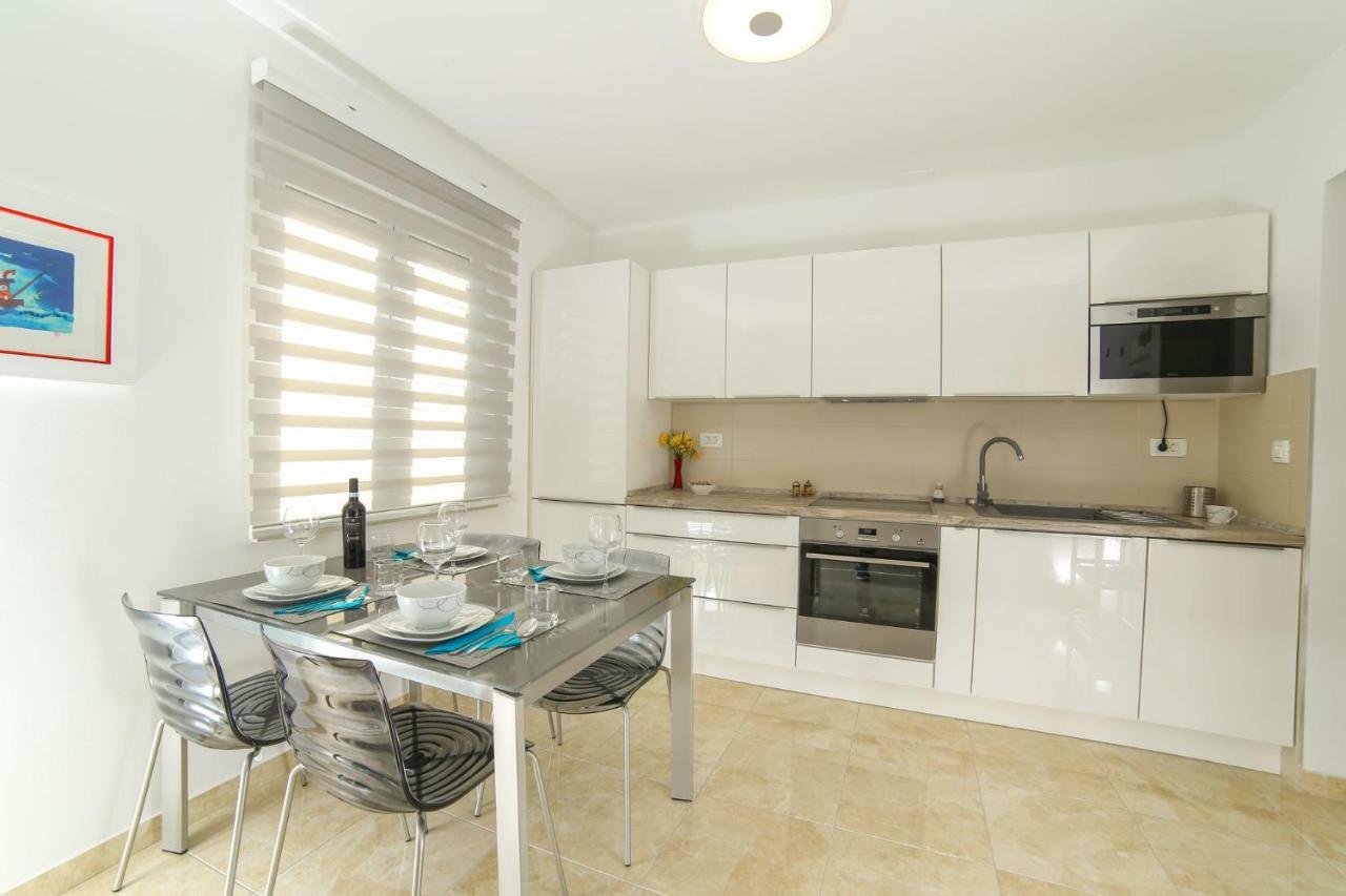 Amazing Luxury 4Star Apartment Laura Supetar Exteriör bild