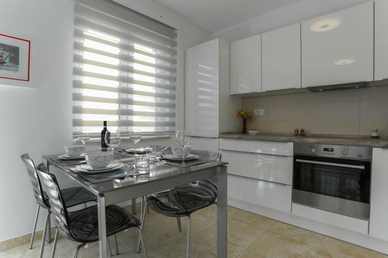 Amazing Luxury 4Star Apartment Laura Supetar Exteriör bild