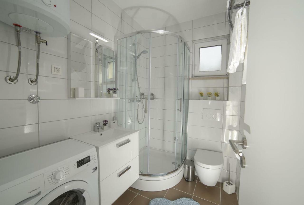 Amazing Luxury 4Star Apartment Laura Supetar Exteriör bild